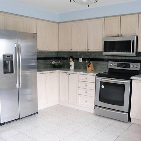 Entire 4 Bed Room Detached Residential Home 埃杰克斯 外观 照片