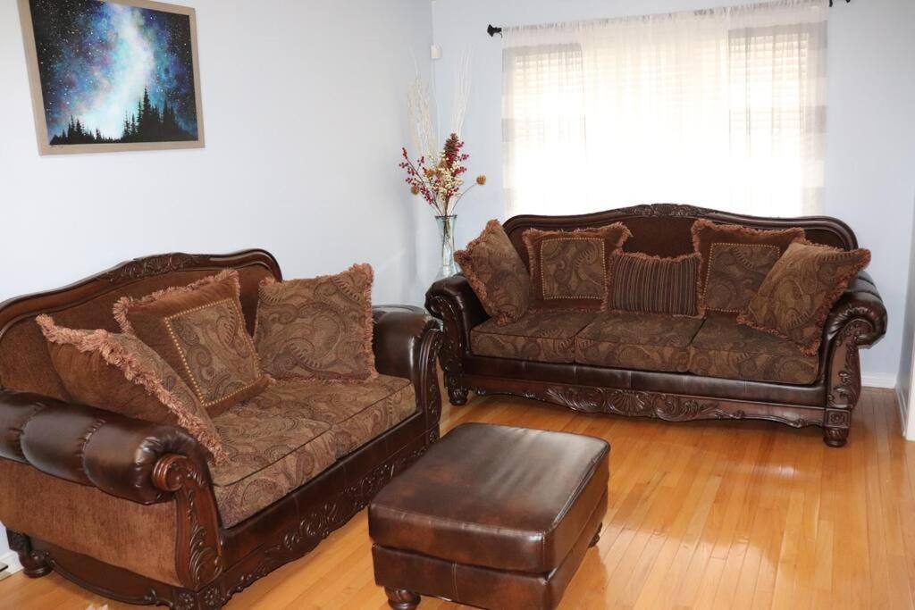 Entire 4 Bed Room Detached Residential Home 埃杰克斯 外观 照片