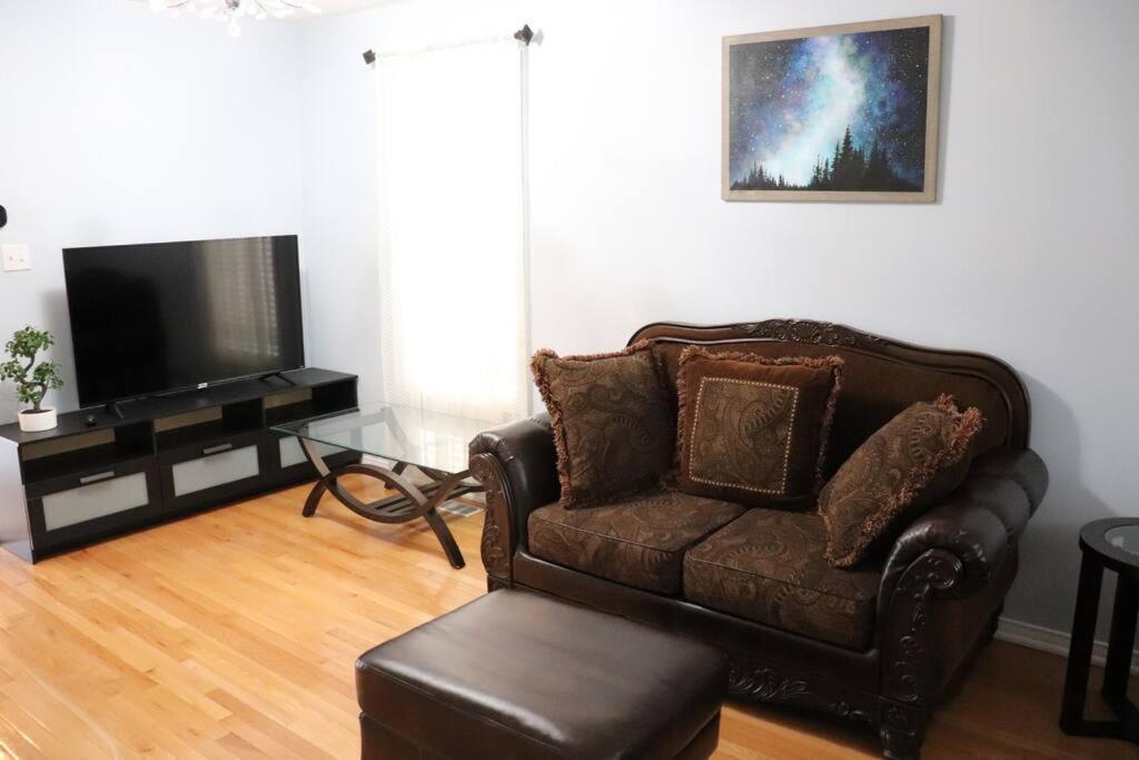 Entire 4 Bed Room Detached Residential Home 埃杰克斯 外观 照片